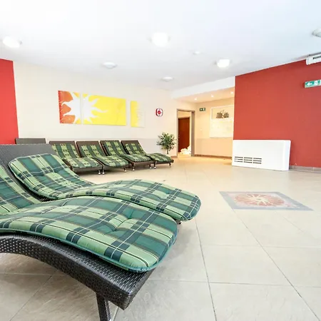 Falkner-14 By Interhome