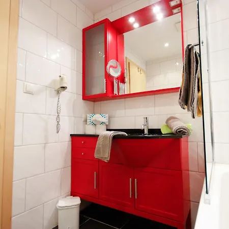 Falkner-14 By Interhome *